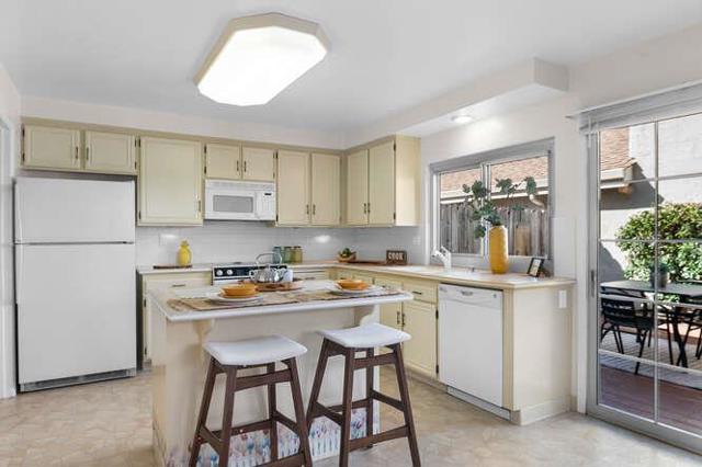 2272 Creek Bed Court, Santa Clara CA: https://media.crmls.org/mediaz/574667af-71ba-4c99-8f78-d1a943de31d4.jpg