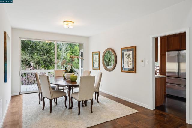 35 Tiger Tail Court, Orinda CA: https://media.crmls.org/mediaz/574688c9-261d-40fe-84be-6c2d0ee7e468.jpg