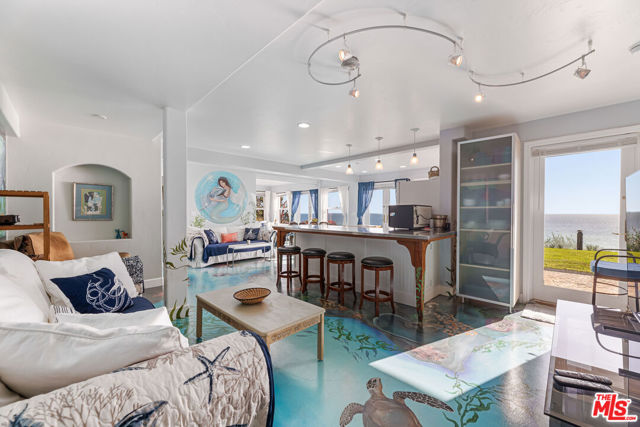 7007 Birdview Avenue, Malibu CA: https://media.crmls.org/mediaz/5746f7f3-0188-4bf3-a3b8-7de6c537d201.jpg