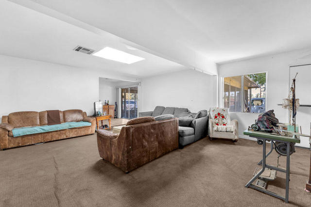 50351 Monroe Street, Indio CA: https://media.crmls.org/mediaz/57477fce-4d22-45f5-b8e5-9e42080fc31f.jpg