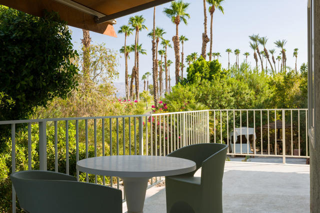 201 Augusta Drive, Palm Desert CA: https://media.crmls.org/mediaz/5747878f-b3c7-4bff-a8b5-31a41afe939d.jpg