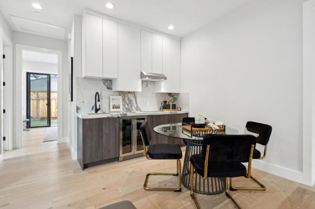 1074 Riverside Drive, Los Altos CA: https://media.crmls.org/mediaz/5748091b-c00f-4bb5-8e6d-9b6f1a2ae056.jpg