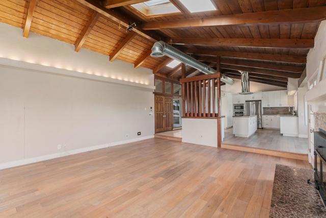 1628 Lone Oak Rd, Vista CA: https://media.crmls.org/mediaz/5748407f-3092-4382-80a2-425c5a96033b.jpg