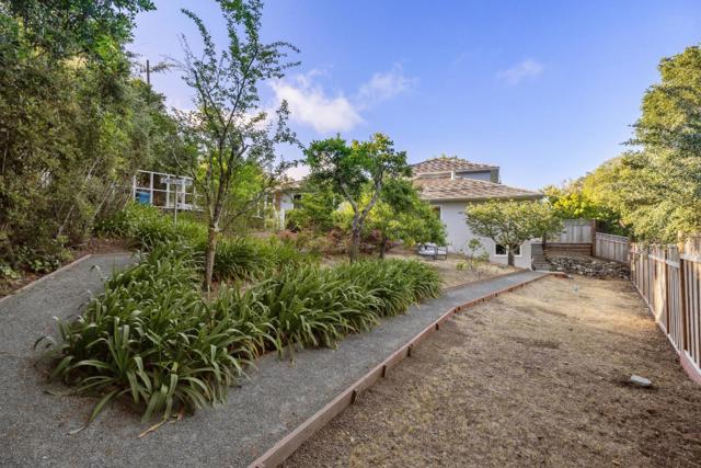 1431 Carlton Road, Hillsborough CA: https://media.crmls.org/mediaz/57484133-405d-4a78-a950-e4511b656205.jpg