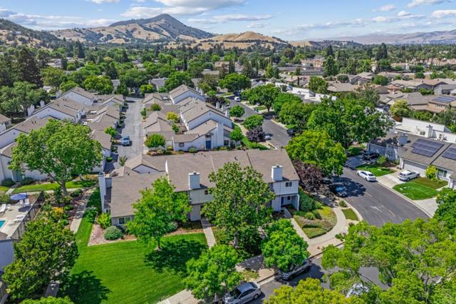 15072 Yosemite Way, Morgan Hill CA: https://media.crmls.org/mediaz/5748fb97-7a27-42f8-accb-b6b3182274d7.jpg
