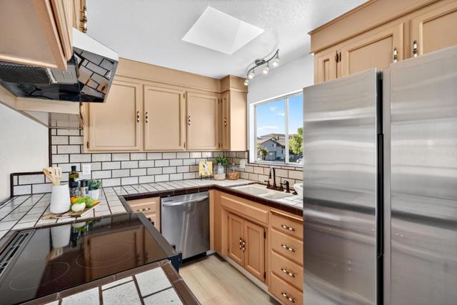 18848 Eisenhower Street, Salinas CA: https://media.crmls.org/mediaz/574921a6-0f1d-41b1-8ae5-6c302eb817bc.jpg