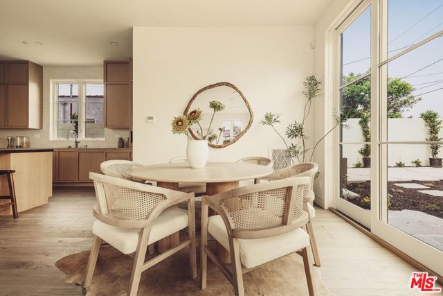 2114 Pier Avenue, Santa Monica CA: https://media.crmls.org/mediaz/574990c9-3e44-49a9-bb08-27876d1434f5.jpg