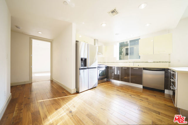 848 Irolo Street, Los Angeles CA: https://media.crmls.org/mediaz/5749a7e0-0fed-48b2-9d08-e4a3cb473e2f.jpg