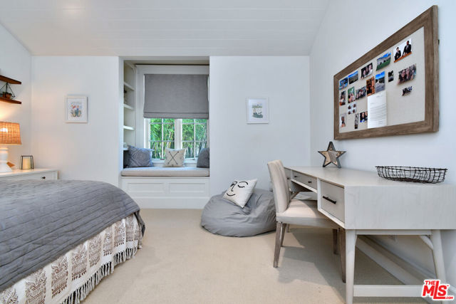 Image 36 of 55 For 3640 Longridge Avenue