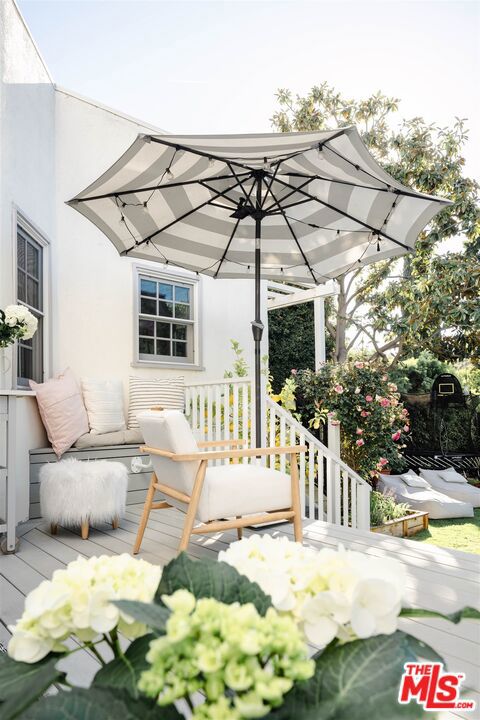 10736 Le Conte Avenue, Los Angeles CA: https://media.crmls.org/mediaz/574b3a0d-3319-4a08-b07b-7b60acf9be0d.jpg