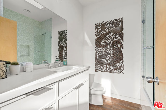 25 Brooks Avenue, Venice CA: https://media.crmls.org/mediaz/574be203-55c3-4de0-8ddc-cf4e665893b7.jpg