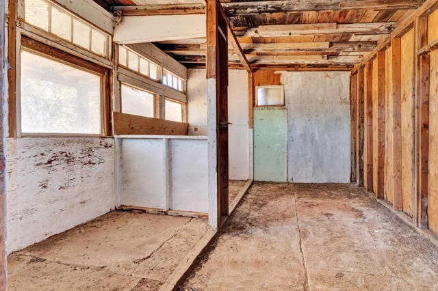 37625 Cruces Dr, Drive, Warner Springs CA: https://media.crmls.org/mediaz/574c0bd3-8add-4d4e-94ff-0e149d7dbb5e.jpg