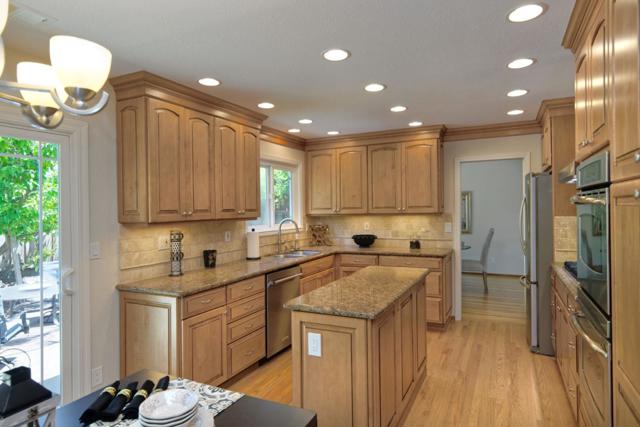 830 Rubis Drive, Sunnyvale CA: https://media.crmls.org/mediaz/574d301a-6822-4ce2-a106-2b4e950d973b.jpg
