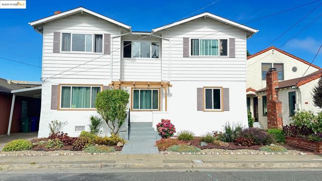 840 Key Route Blvd, Albany CA: https://media.crmls.org/mediaz/574d38a6-d269-45bc-9901-4d5a1811003c.jpg