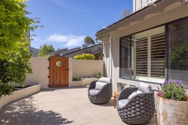 9685 Sycamore Court, Carmel CA: https://media.crmls.org/mediaz/574d60bf-c0d9-48d7-bd31-03563069ca2a.jpg