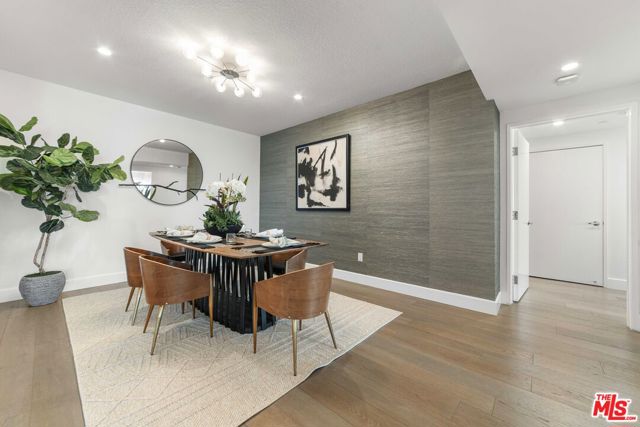 13600 Marina Pointe Drive, Marina del Rey CA: https://media.crmls.org/mediaz/574edb4a-4688-4c4b-9408-37a075981a50.jpg