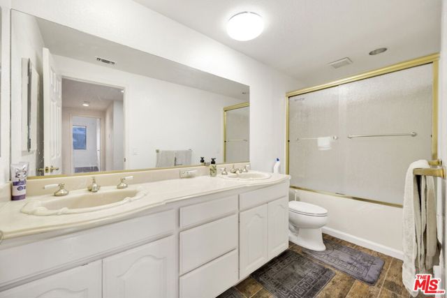2200 Shenandoah Lane, Glendora CA: https://media.crmls.org/mediaz/574effca-a167-4ee4-aca1-b5a9d49563af.jpg