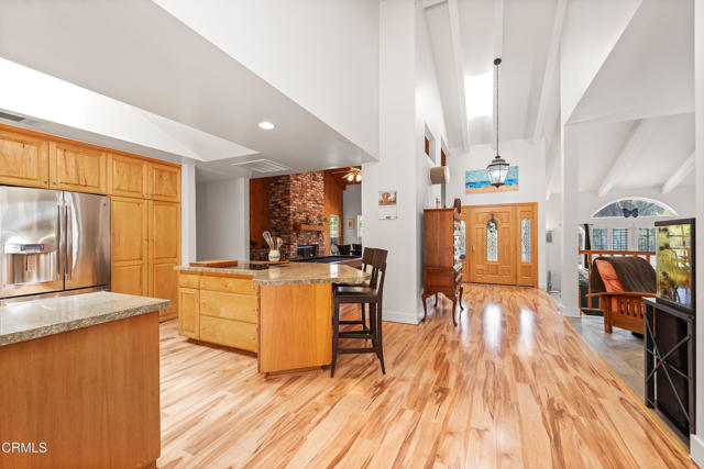 4850 N Moorpark Road, Thousand Oaks CA: https://media.crmls.org/mediaz/574f56c7-0018-4285-9e94-62f59ccf0898.jpg