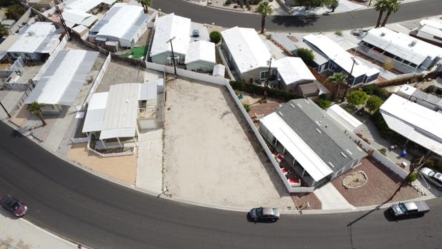 73281 Colonial Drive, Thousand Palms CA: https://media.crmls.org/mediaz/574fcb22-8810-49bc-99b9-8b8814a845ad.jpg