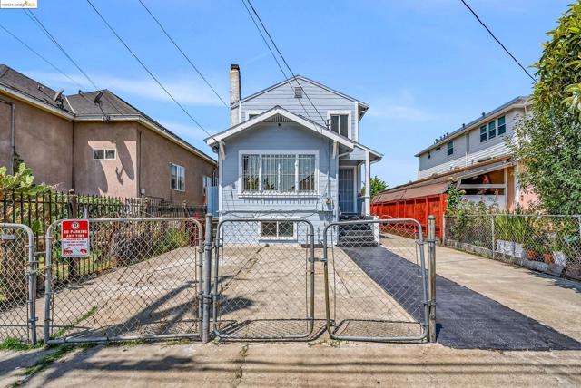 907 39Th Ave, Oakland, California 94601, 4 Bedrooms Bedrooms, ,1 BathroomBathrooms,Single Family Residence,For Sale,39Th Ave,41069340