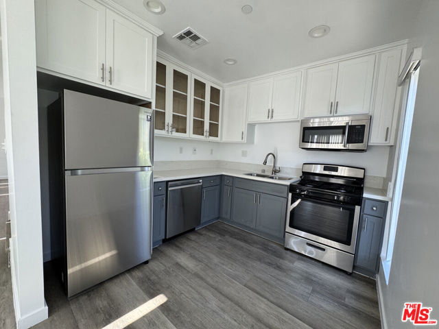 1330 Arapahoe Street, Los Angeles CA: https://media.crmls.org/mediaz/57504b80-f1d6-48b8-a605-667ff7f52be1.jpg