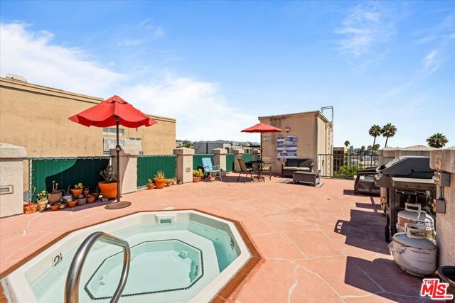 1342 N Sierra Bonita Avenue, West Hollywood CA: https://media.crmls.org/mediaz/57505c19-d5b9-40eb-98ee-f14c87092856.jpg