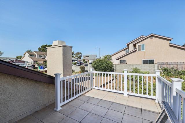 823 Fuchsia Ln, San Diego CA: https://media.crmls.org/mediaz/575126f0-c69d-4fe8-8cd7-cdffb4fd85ce.jpg