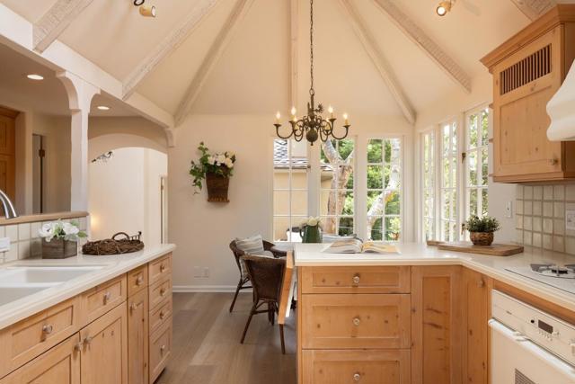 0 Forest 3 SE of 8th Avenue, Carmel CA: https://media.crmls.org/mediaz/57514597-7935-4eec-8ac4-76096b5b6d3c.jpg