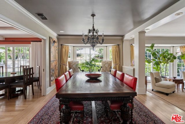 4658 Del Moreno Drive, Woodland Hills CA: https://media.crmls.org/mediaz/57515cce-499c-4ba3-9114-a573d73f697d.jpg