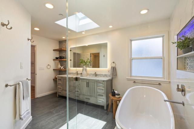 426 8th Avenue, Menlo Park CA: https://media.crmls.org/mediaz/57515f07-6399-4804-9e23-9745fb5fb3b5.jpg