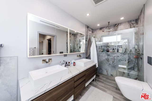 5524 W 122nd Street, Hawthorne CA: https://media.crmls.org/mediaz/5752f805-4c41-411d-9f07-72bf33e842b9.jpg