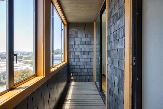 17 Ora Way, San Francisco CA: https://media.crmls.org/mediaz/575376e6-8cf4-4421-a9cb-265060fcca8b.jpg