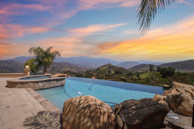 944 Rainbow Crest Road, Fallbrook CA: https://media.crmls.org/mediaz/5755adb3-3b44-440d-b6ff-25c28e678c86.jpg