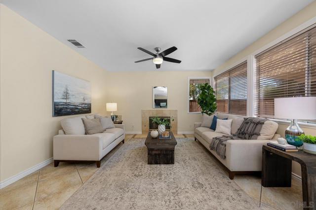 6789 Camino De Amigos, Carlsbad CA: https://media.crmls.org/mediaz/5755d88a-e130-4e9d-bee5-5a90c8341173.jpg