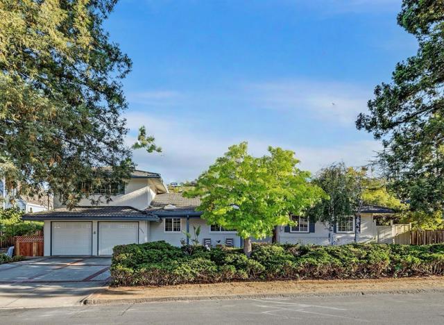 22562 Alcalde Road, Cupertino CA: https://media.crmls.org/mediaz/5756a27f-eb38-4b10-834f-72f5fec4af81.jpg