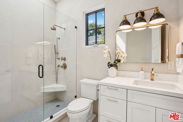 4034 Coolidge Avenue, Culver City CA: https://media.crmls.org/mediaz/5756a499-d085-4b65-9c03-18bcc646f5d6.jpg