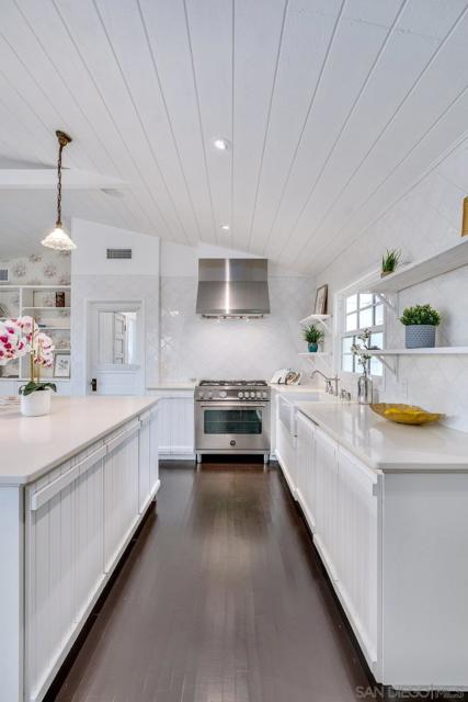 4154 Hill St, San Diego CA: https://media.crmls.org/mediaz/5756fe94-8924-4bb9-a6bf-5bb98e5d9fa5.jpg