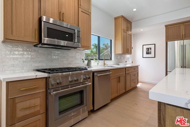 3364 Garden Avenue, Los Angeles CA: https://media.crmls.org/mediaz/5757d452-46db-48af-9f38-26ba7387f030.jpg