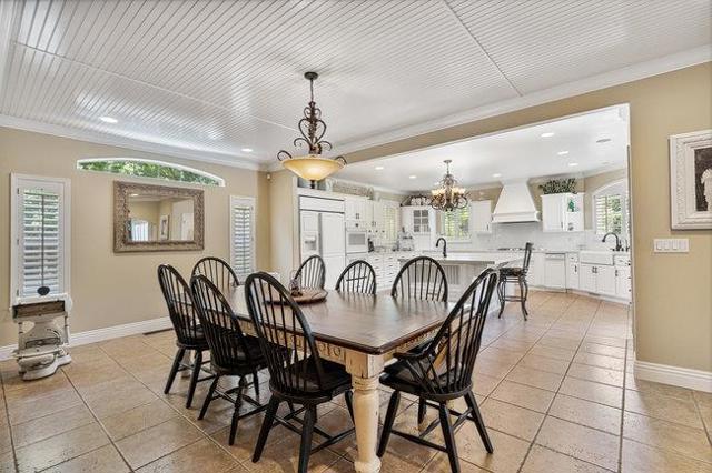 120 Tierra Del Sol, Hollister CA: https://media.crmls.org/mediaz/5757e678-c352-441e-9458-8a001749759f.jpg