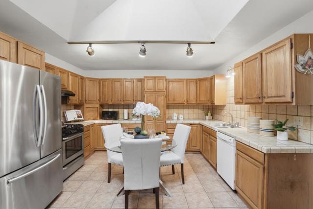 828 Weeks Street, East Palo Alto CA: https://media.crmls.org/mediaz/5757ea64-2552-4213-ac26-8e80fcccb070.jpg