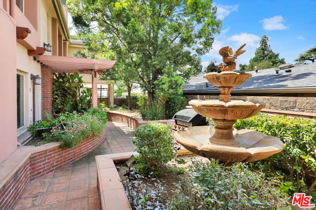 272 N Chester Avenue, Pasadena CA: https://media.crmls.org/mediaz/57592aa2-089c-4efd-b717-bef84db69026.jpg