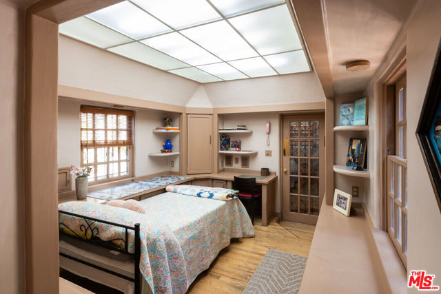 769 Bonita Drive, South Pasadena CA: https://media.crmls.org/mediaz/5759a24d-127d-4b42-851f-d7ca7f7fa95c.jpg