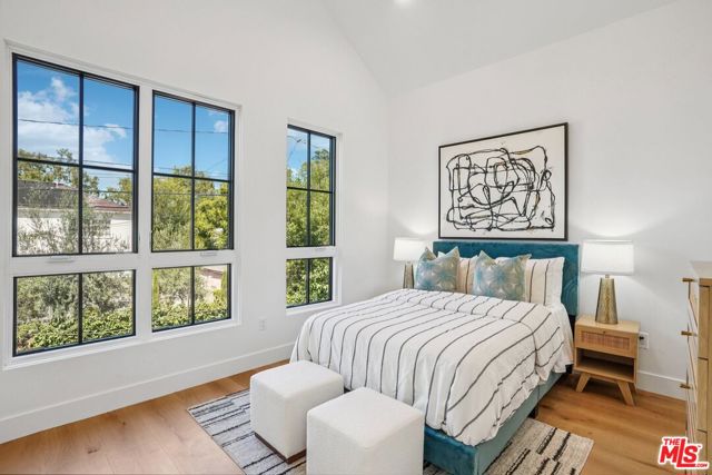 4034 Coolidge Avenue, Culver City CA: https://media.crmls.org/mediaz/5759b470-3bb0-4a36-8851-adaa4d45c0cf.jpg