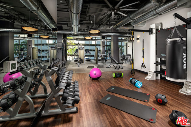 687 S Hobart Boulevard, Los Angeles CA: https://media.crmls.org/mediaz/5759fc29-acf6-4662-9809-2a31d6b365ea.jpg