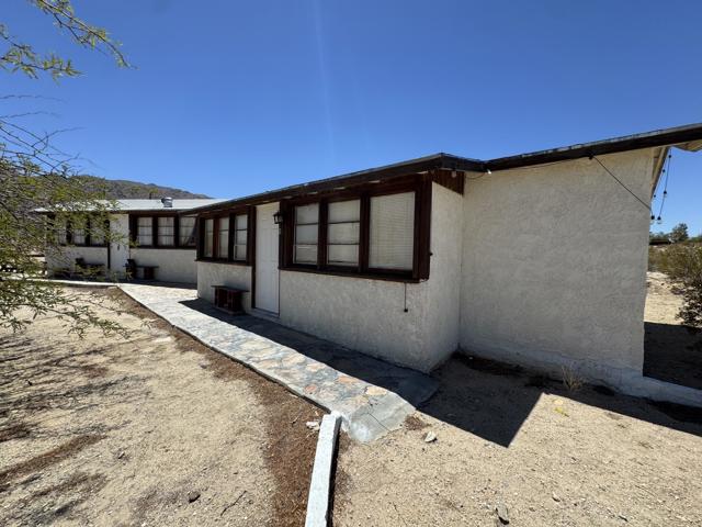 73392 Sullivan Road, 29 Palms CA: https://media.crmls.org/mediaz/575a59d8-77ae-4d1e-a18e-4021b6dac0d7.jpg