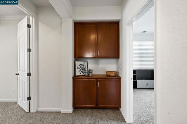 127 Sanford Ct, Brentwood CA: https://media.crmls.org/mediaz/575a6ad9-2edc-4189-b81d-9b41270d6141.jpg