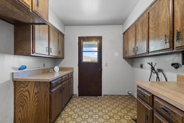 307 Mansfield Road, Hollister CA: https://media.crmls.org/mediaz/575aab56-fefd-475d-8ad4-51197f891e67.jpg