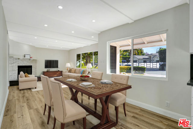 23153 Gonzales Drive, Woodland Hills CA: https://media.crmls.org/mediaz/575b0b0b-b0d0-42a4-9a62-a6c7ff278e2c.jpg