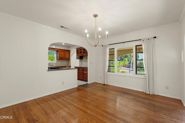Detail Gallery Image 8 of 27 For 1747 Oakwood St, Pasadena,  CA 91104 - 3 Beds | 2 Baths
