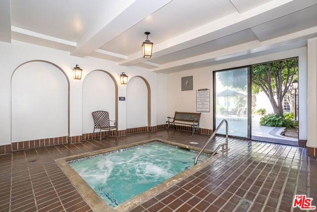8455 Fountain Avenue, West Hollywood CA: https://media.crmls.org/mediaz/575bd0e0-a078-480e-a507-8d3308c45133.jpg